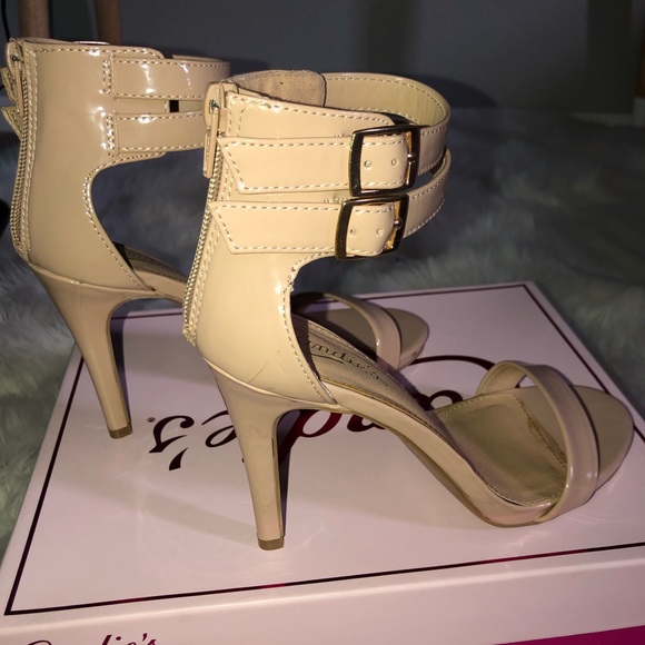 High heels - Picture 2 of 3